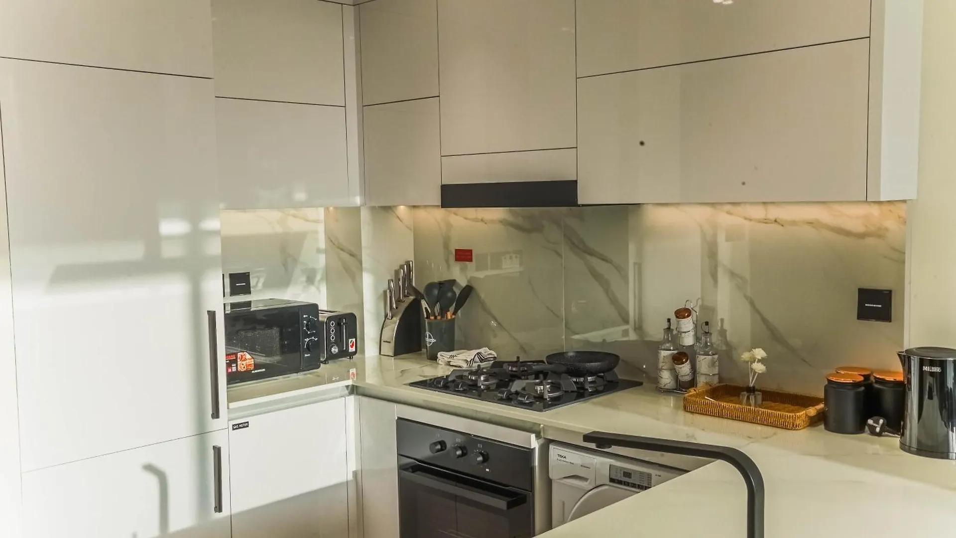 Binghatti Venus Jvc Dubai 1Bhk Apartment Forenede Arabiske Emirater